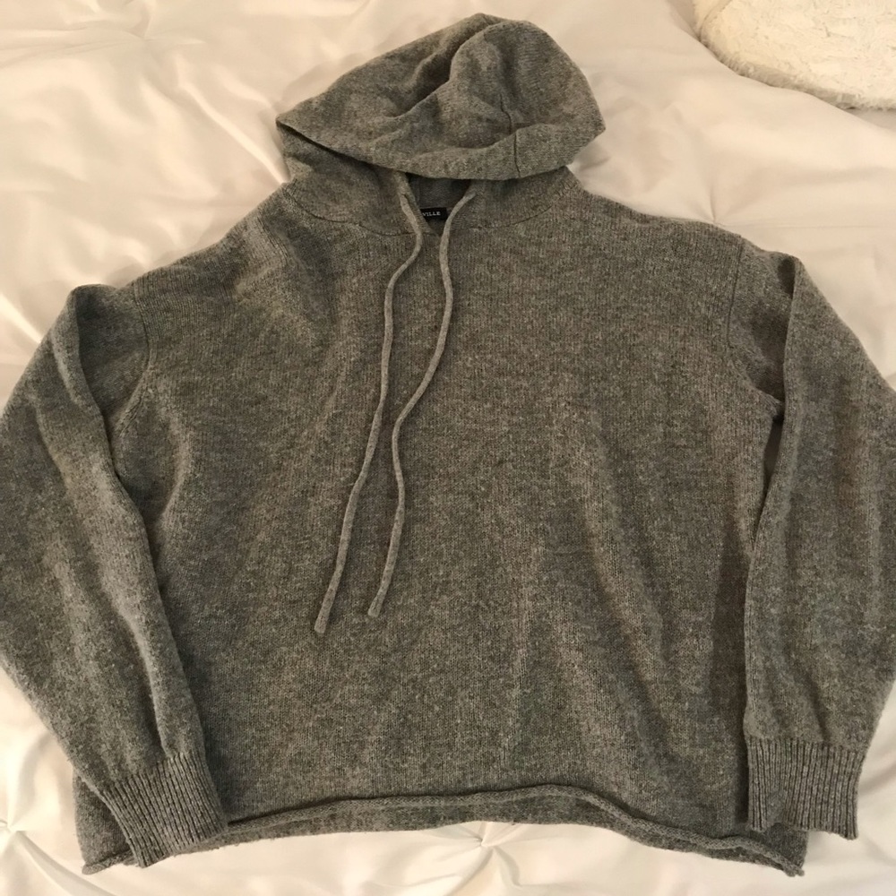 Grey hooded sweater